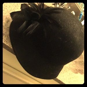 Posh drop hat with feathers